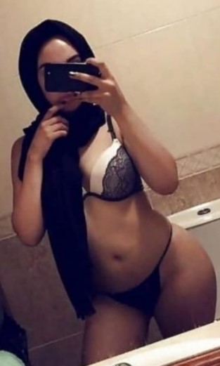 İzmir İş Yerine Gelen Türbanlı Escort