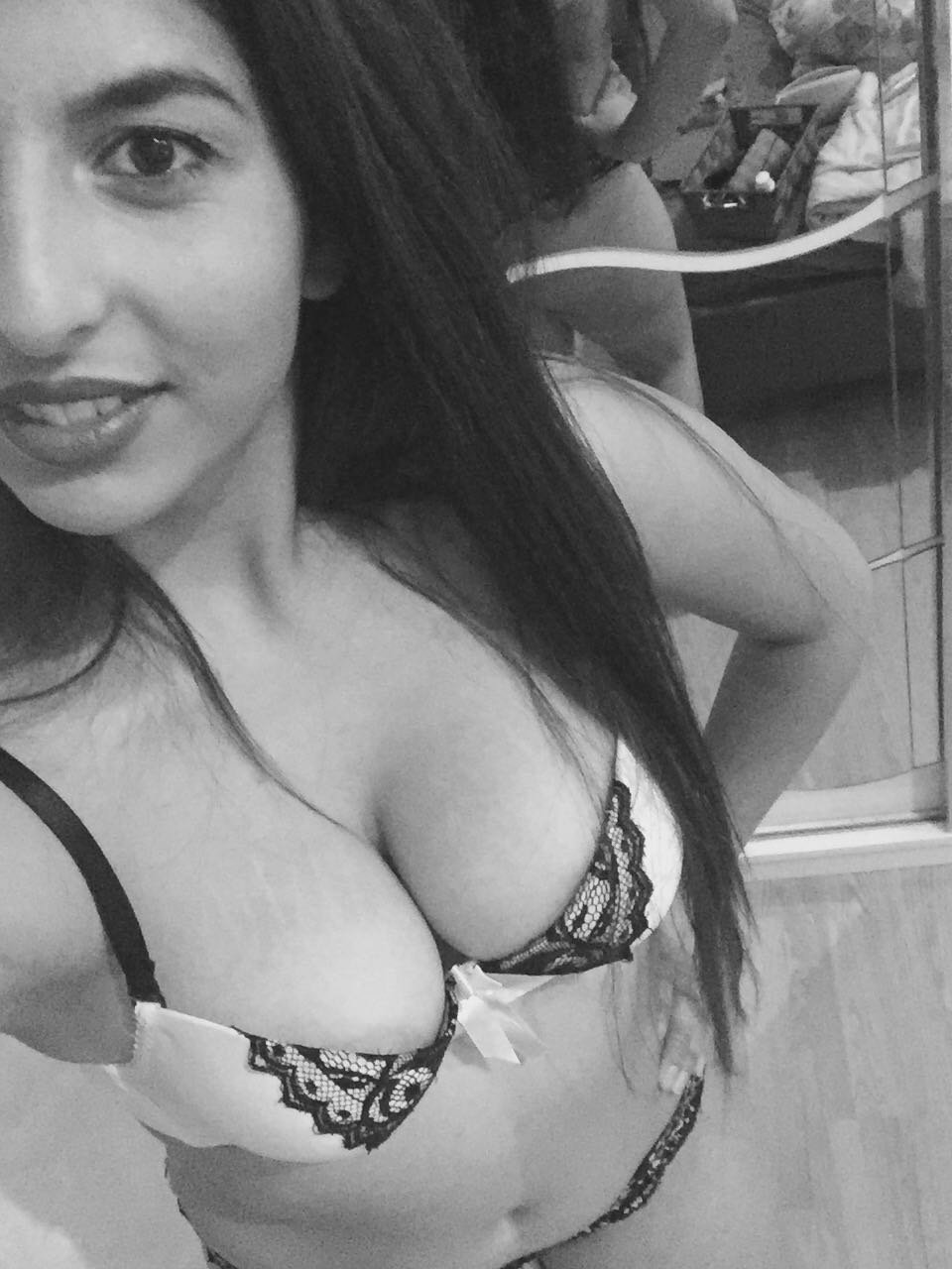 Sekse Olan Düşkünlüğünüzü Gidermeye Gelen Foça Escort